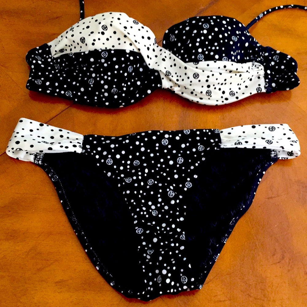 Victoria’s Secret logo bikini